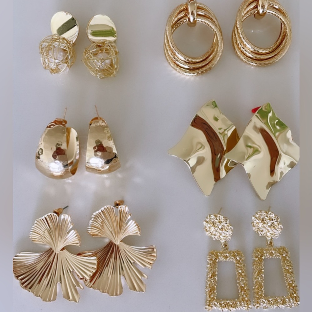 New Gorgeous Set of Trendy Earrings - Picture 6 of 8